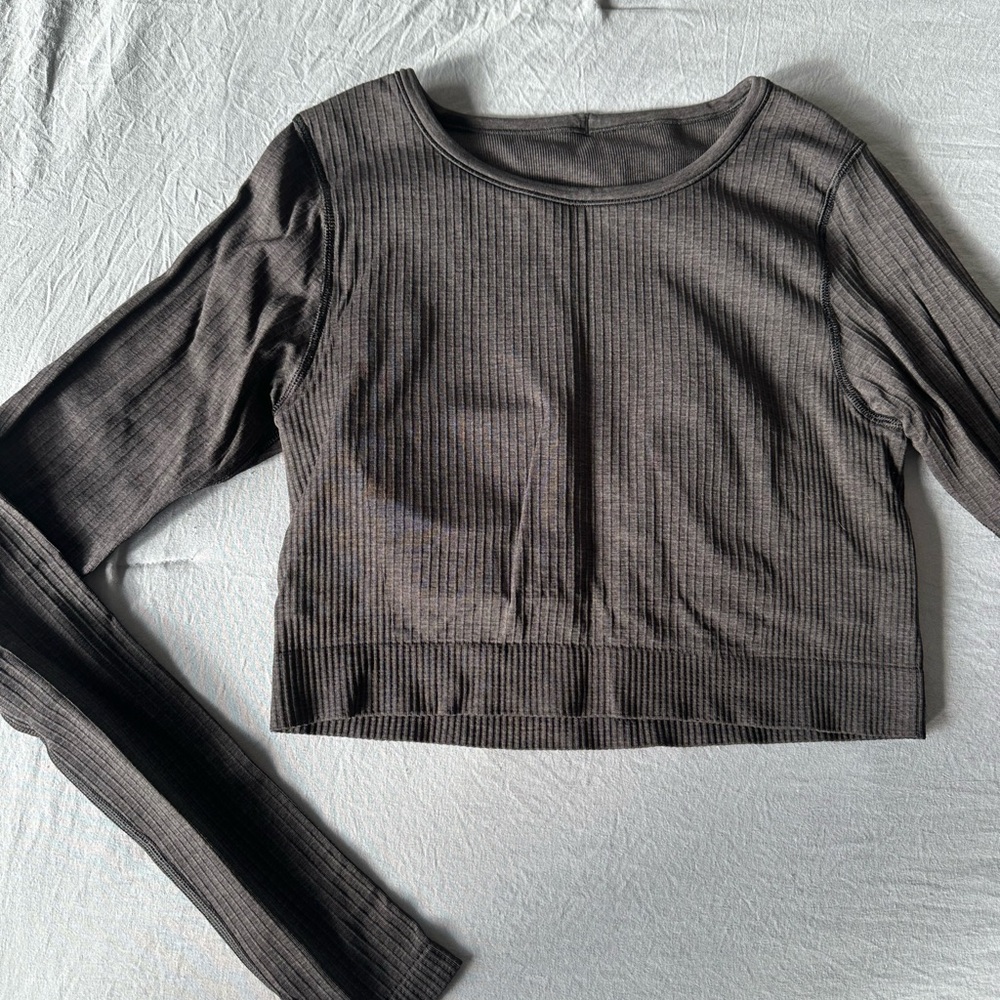 Black cropped Ebb to Street top